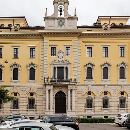 Palazzo Poste Pensión 3*