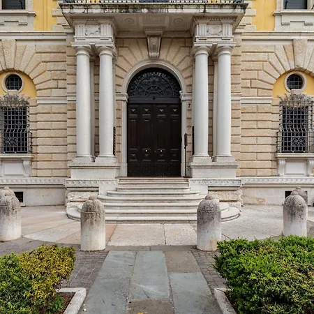 Pensión Palazzo Poste Verona